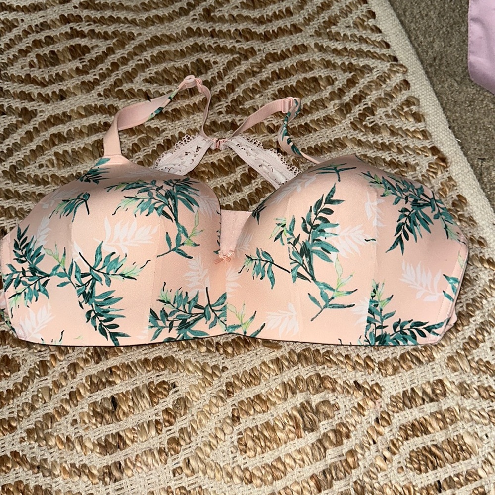 Cute lane bryant bra with razor back size 44D gently worn no under wire